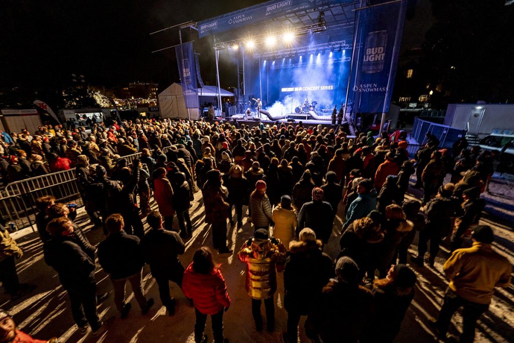 Aspen Snowmass encanta como um dos melhores destinos para visitar nos meses de março e abril e aproveitar a neve e as montanhas