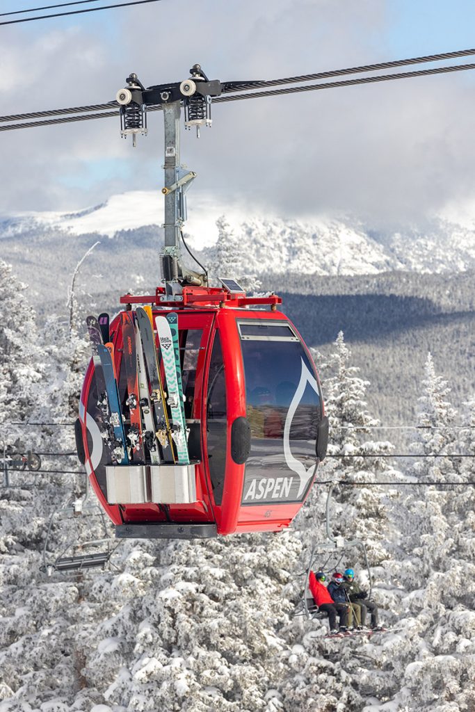 Aspen Snowmass encanta como um dos melhores destinos para visitar nos meses de março e abril e aproveitar a neve e as montanhas