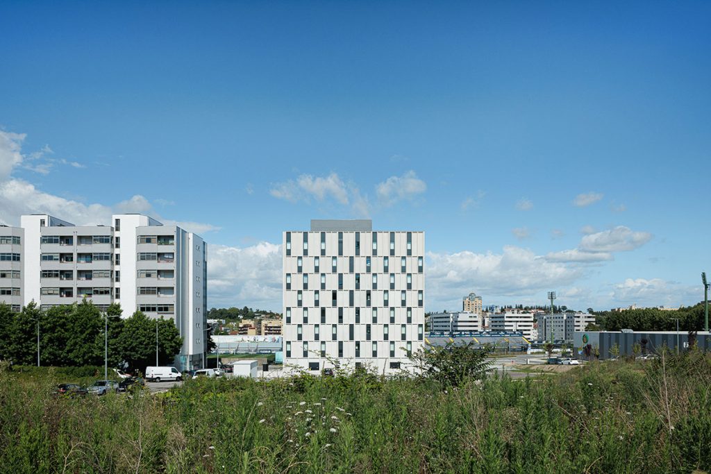 Com projeto assinado por Jorge Domingues Arquitetos, Hotel B&B Famalicão se destaca no cenário hoteleiro